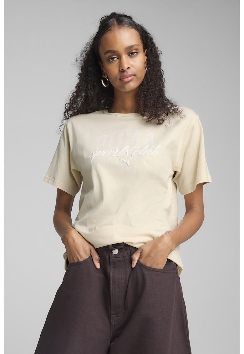 Tricou cu logo si decolteu la baza gatului