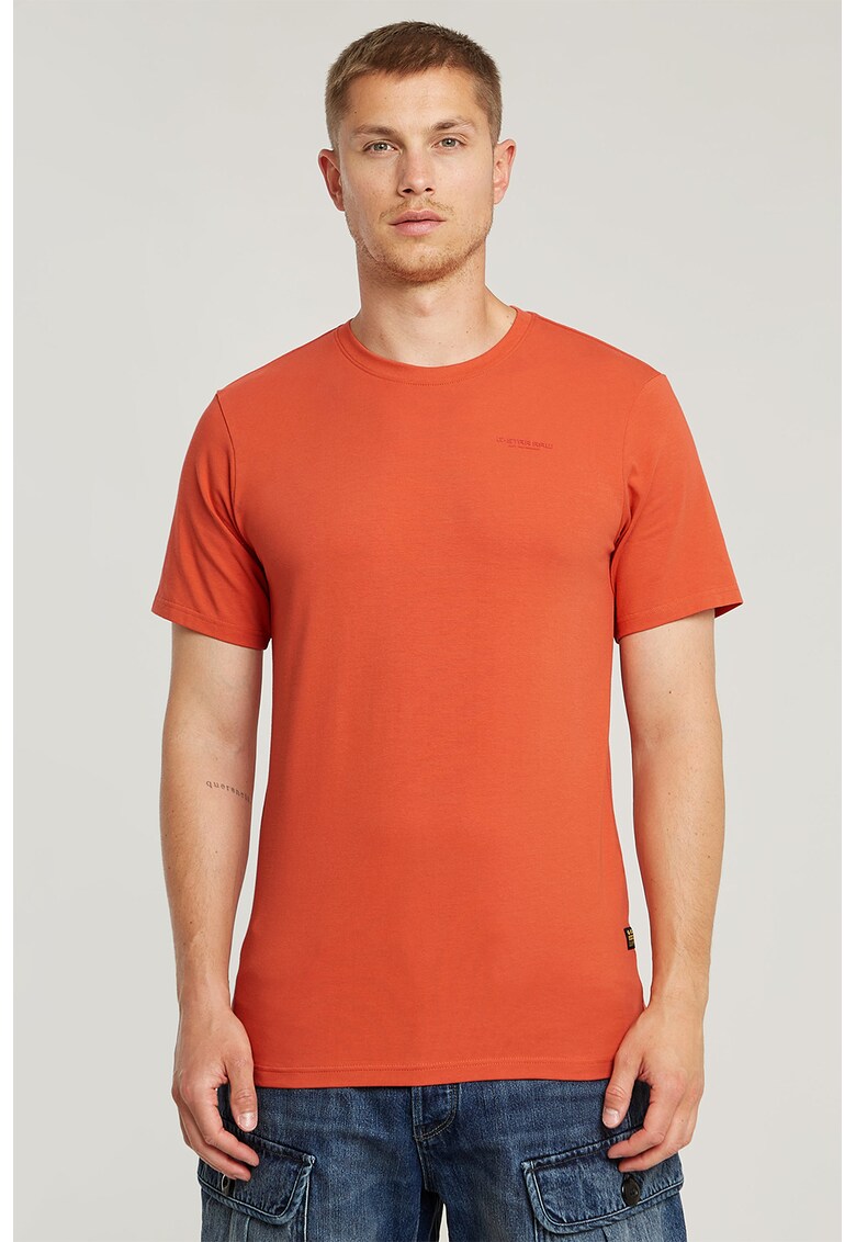 Tricou slim fit cu decolteu la baza gatului Base