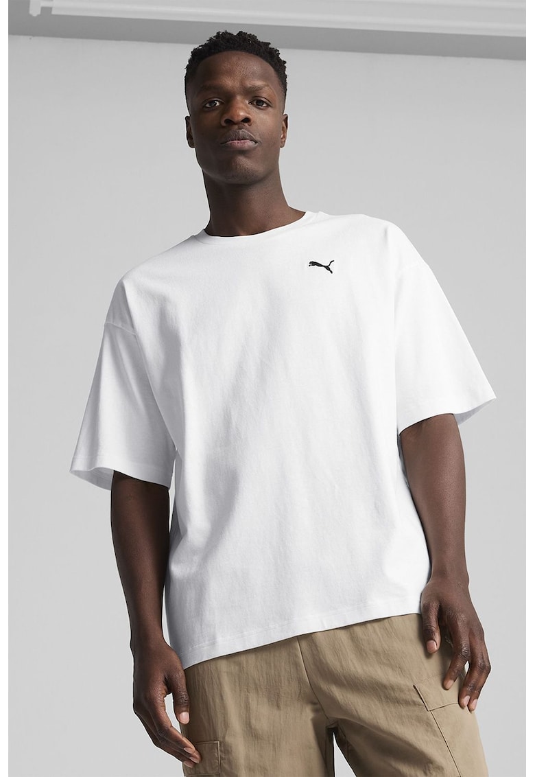 Tricou de bumbac cu decolteu la baza gatului si logo discret