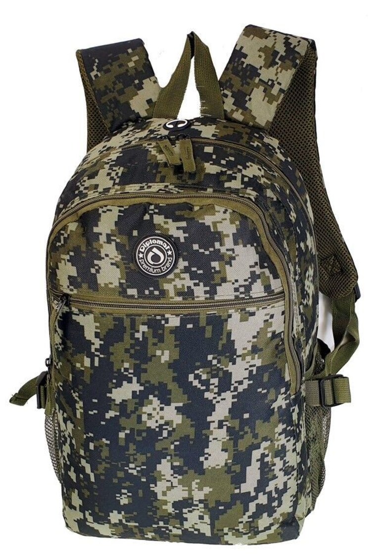 Rucsac casual BF30 - 44x29x12 cm - poliester - orificiu pentru castile audio - camuflaj army