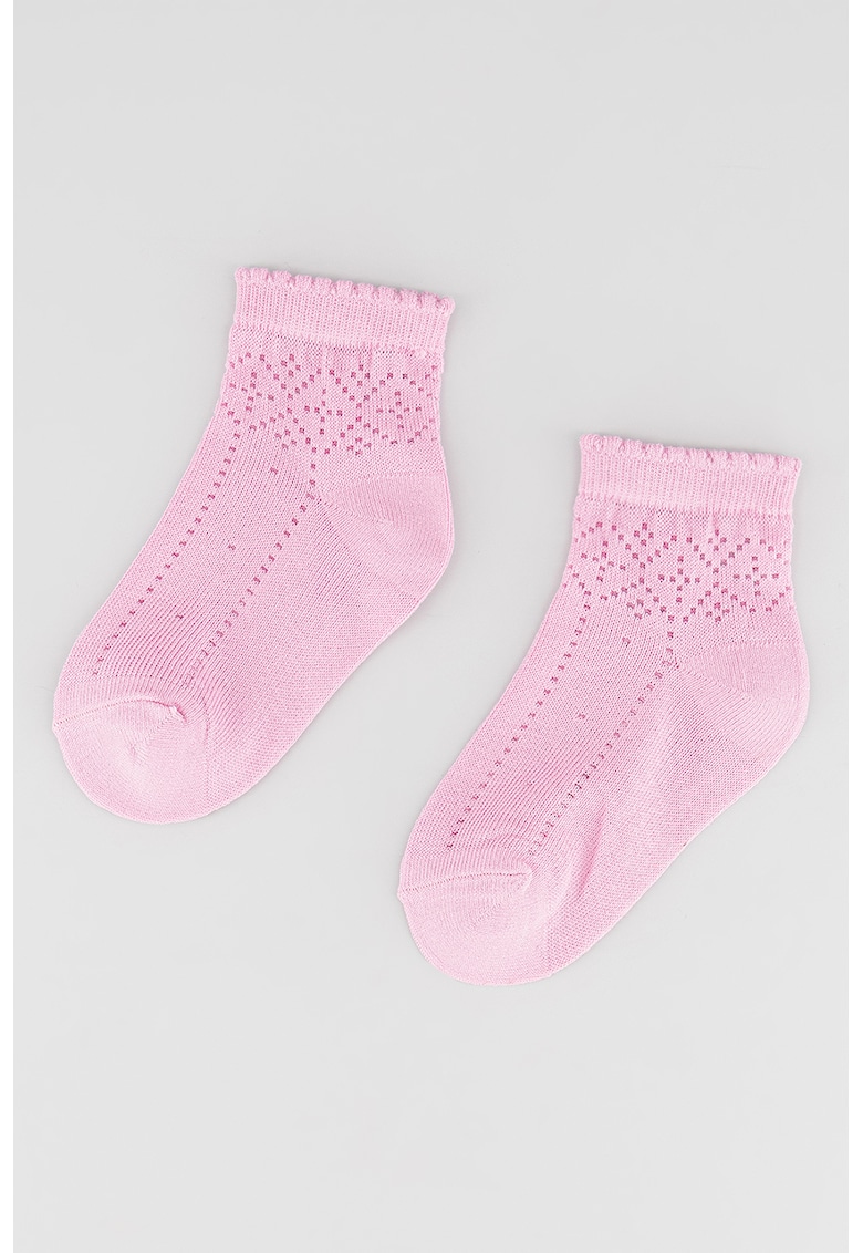 Sosete scurte cu perforatii si terminatii valurite