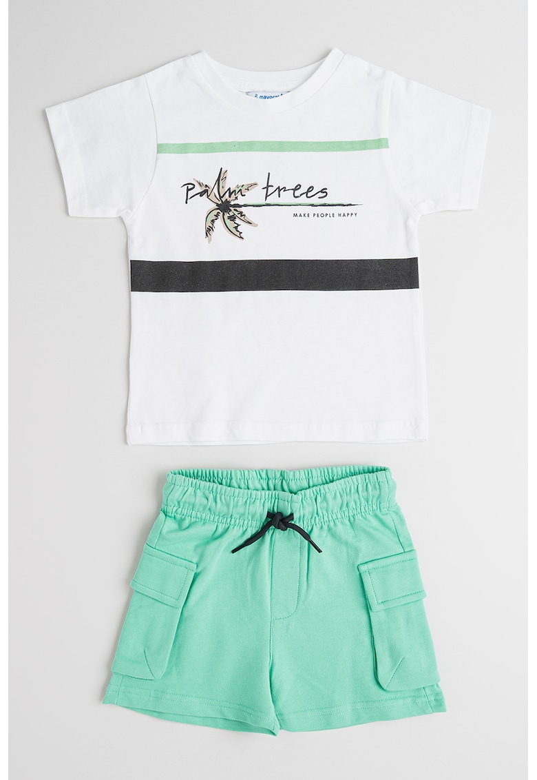 Set de tricou cu decolteu la baza gatului si pantaloni scurti