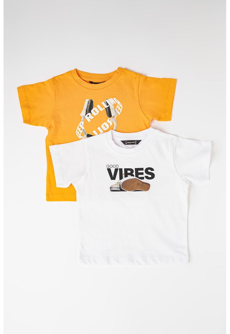 Set de tricouri de bumbac cu model grafic si text - 2 piese