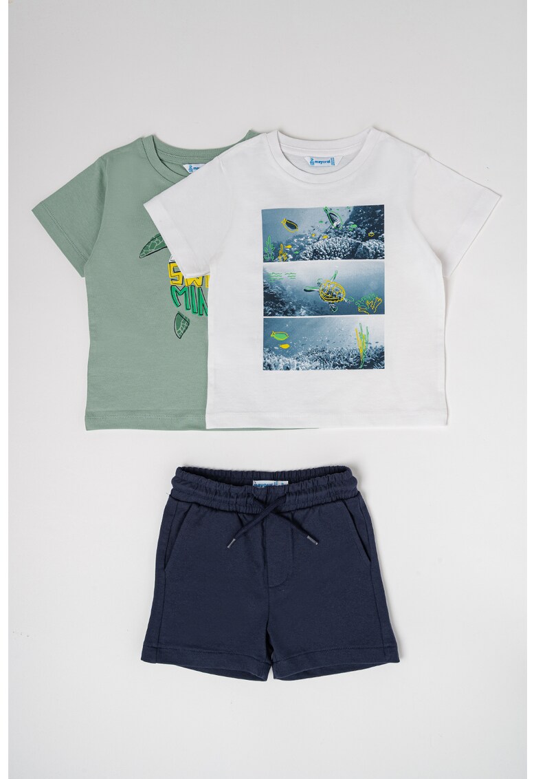 Set de tricou cu decolteu la baza gatului si pantaloni scurti - 3 piese