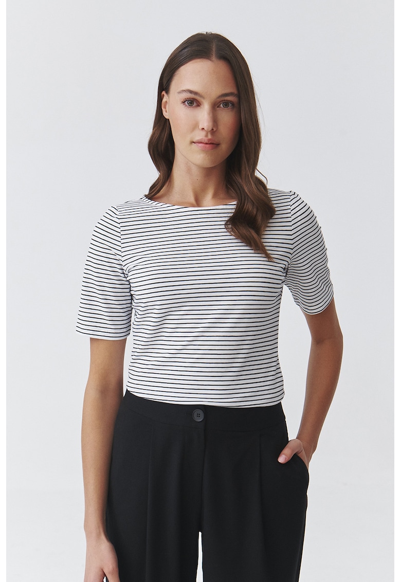 Bluza cu dungi - decolteu la baza gatului si maneci scurte