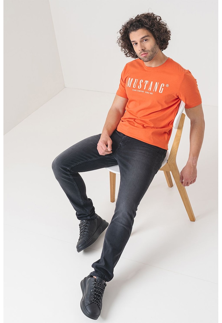 Mustang Tricou cu decolteu la baza gatului si logo - Portocaliu stins