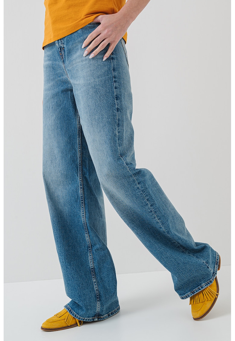 Blugi evazati din amestec de lyocell si bumbac