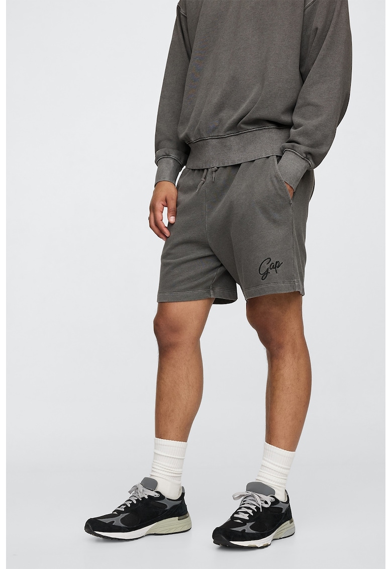 Pantaloni scurti cu detaliu logo