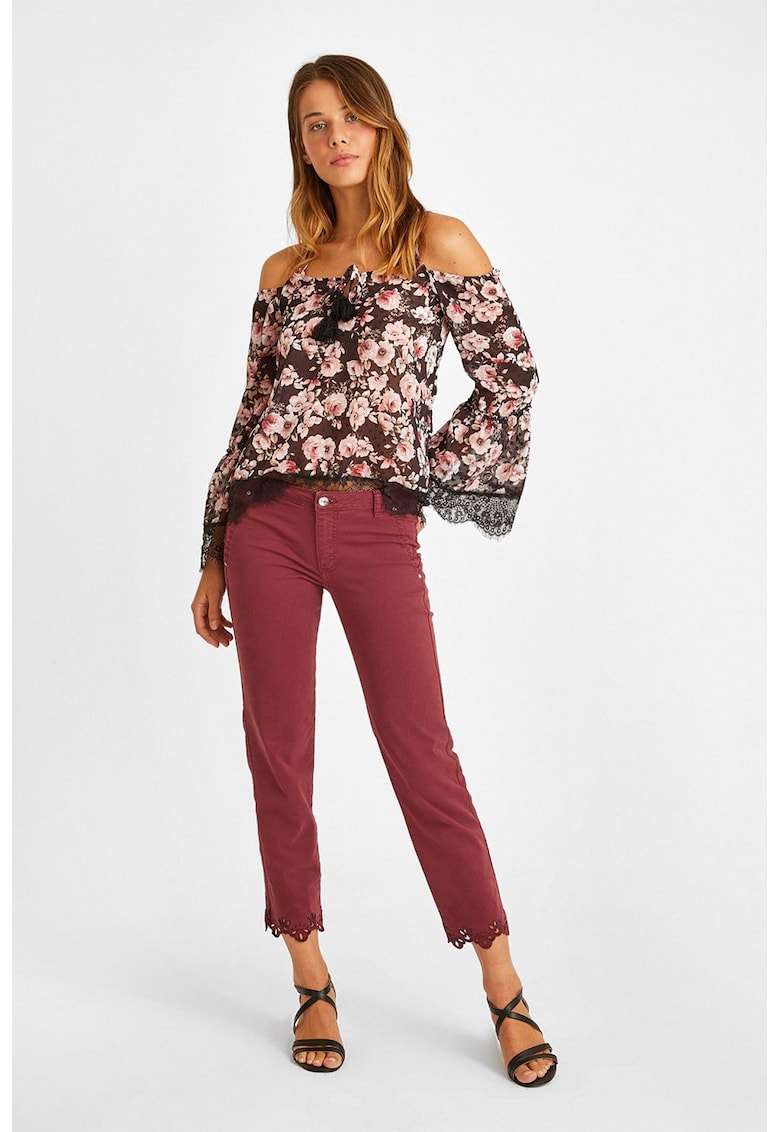 Pantaloni cu talie joasa Pantaloni cu talie joasa