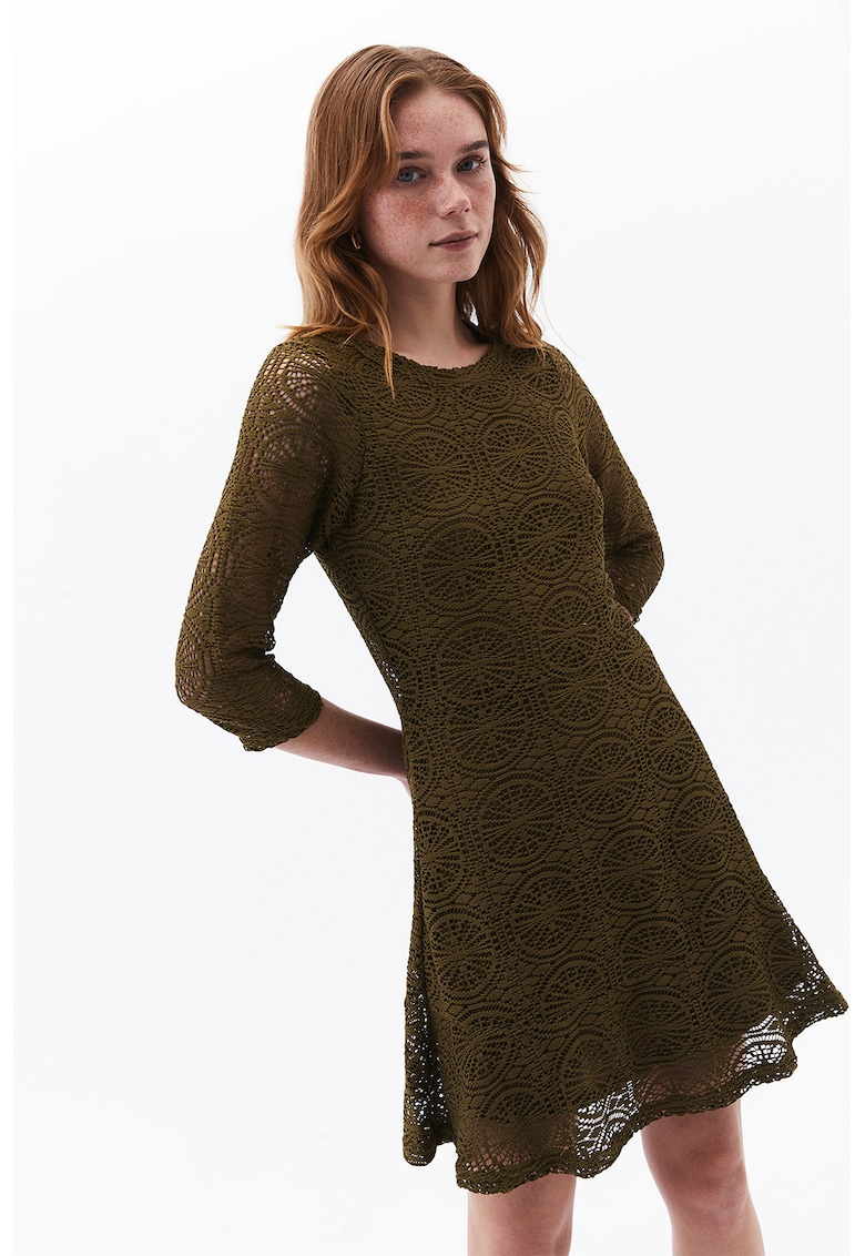 Rochie scurta cu croiala in A si broderie