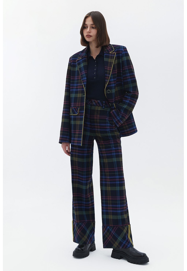 Pantaloni cu model in dungi