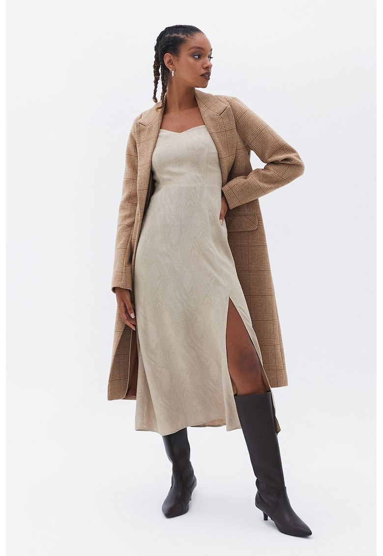 Rochie evazata cu slit lateral