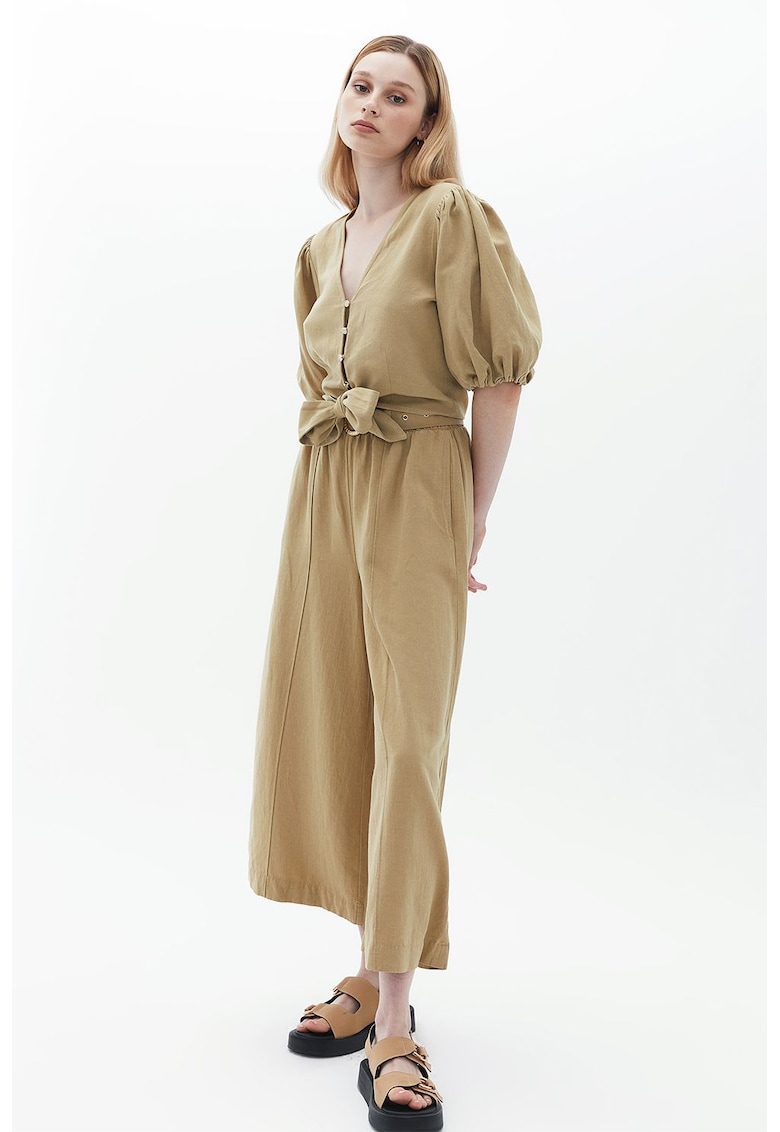 Pantaloni crop cu croiala ampla