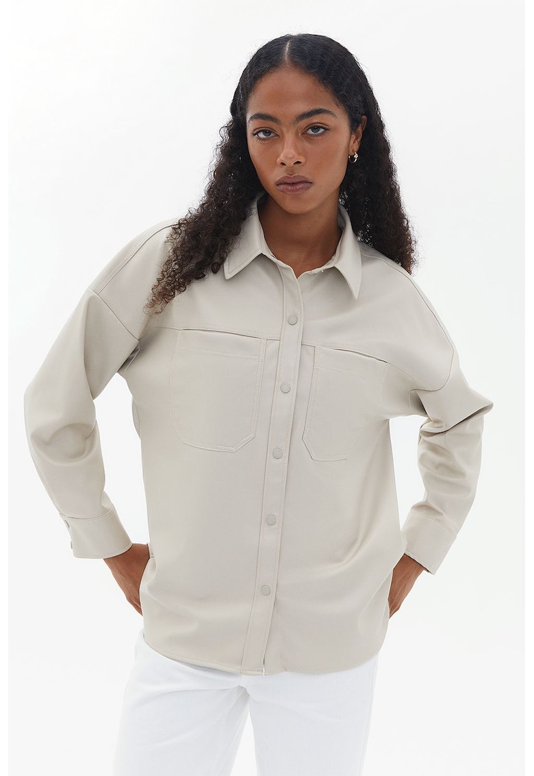 Jacheta lejera din piele ecologica cu buzunare pe piept