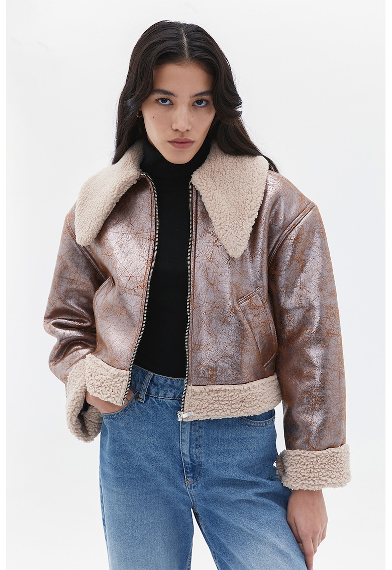 Palton scurt cu fermoar