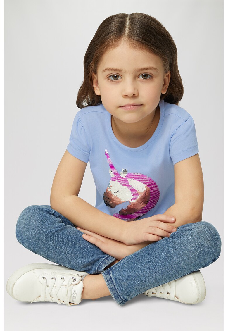 Tricou cu decolteu rotund si paiete