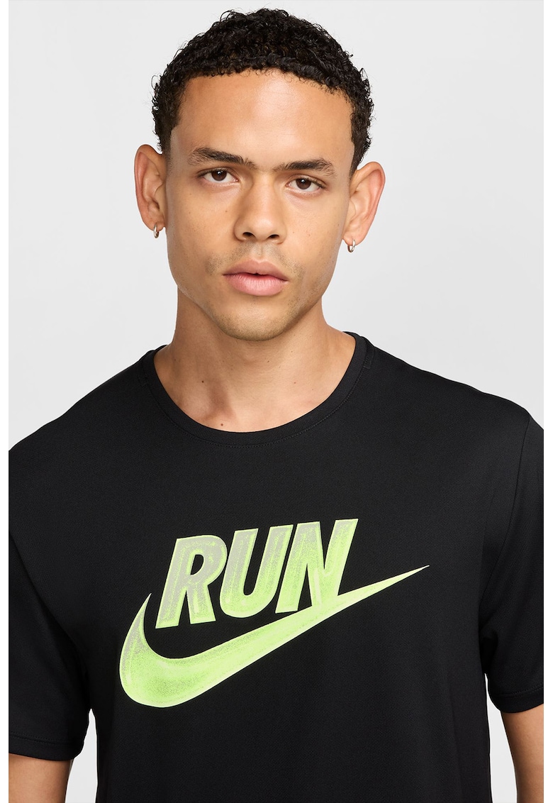 Tricou cu logo pentru alergare