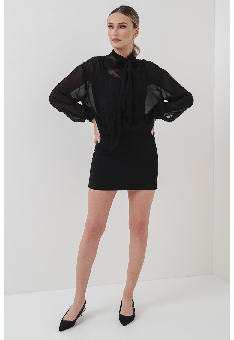 Rochie scurta cu maneci transparenta