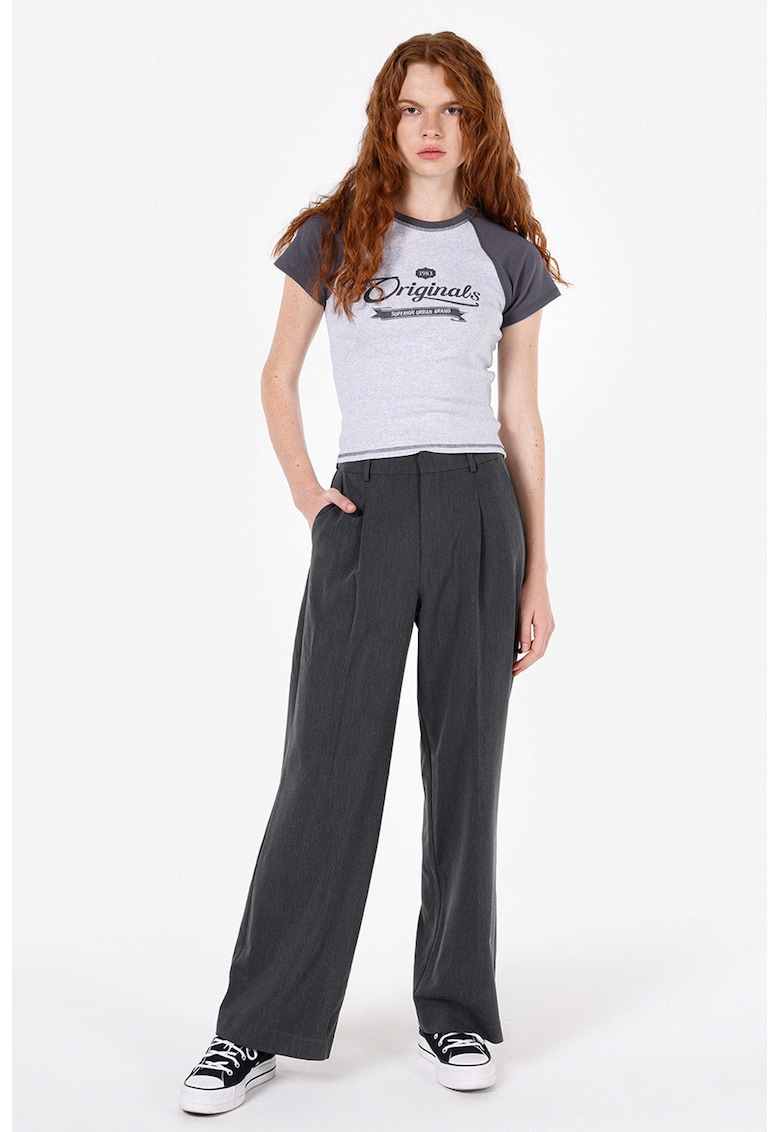 Tricou cu imprimeu text si maneci raglan