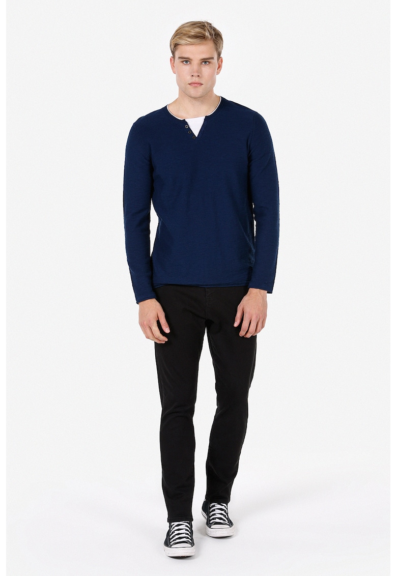 Pulover cu decolteu in V