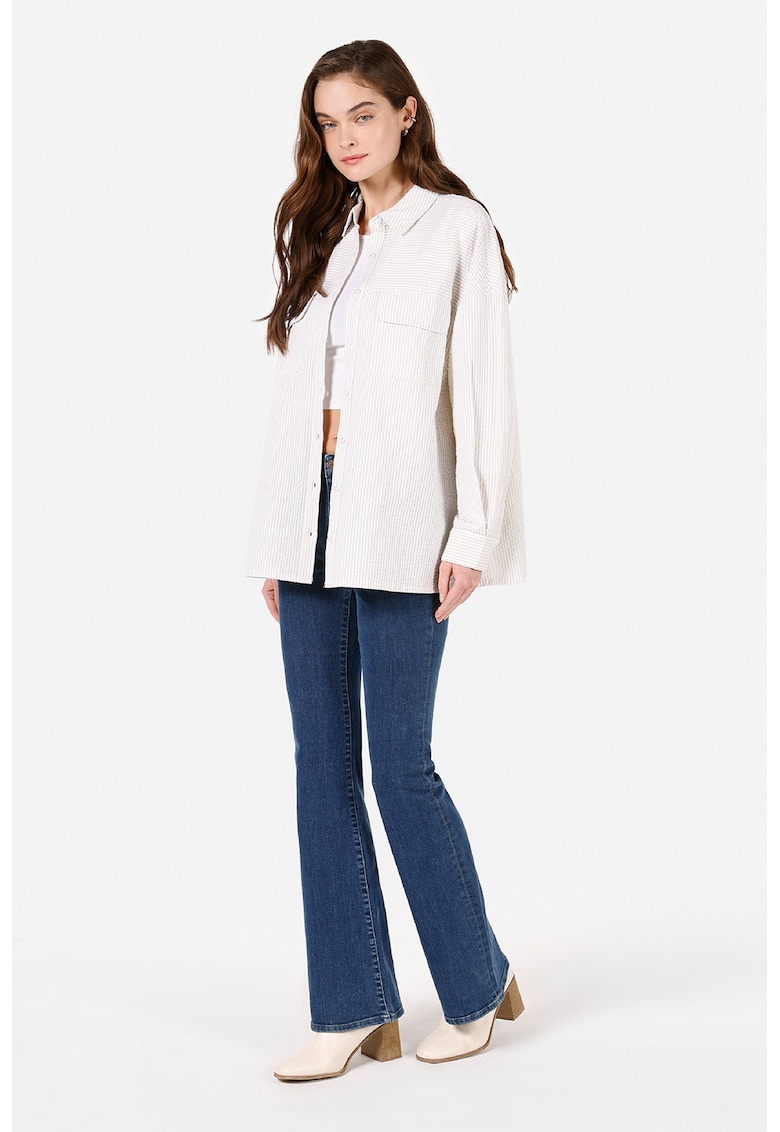 Camasa supradimensionata cu aspect texturat si dungi