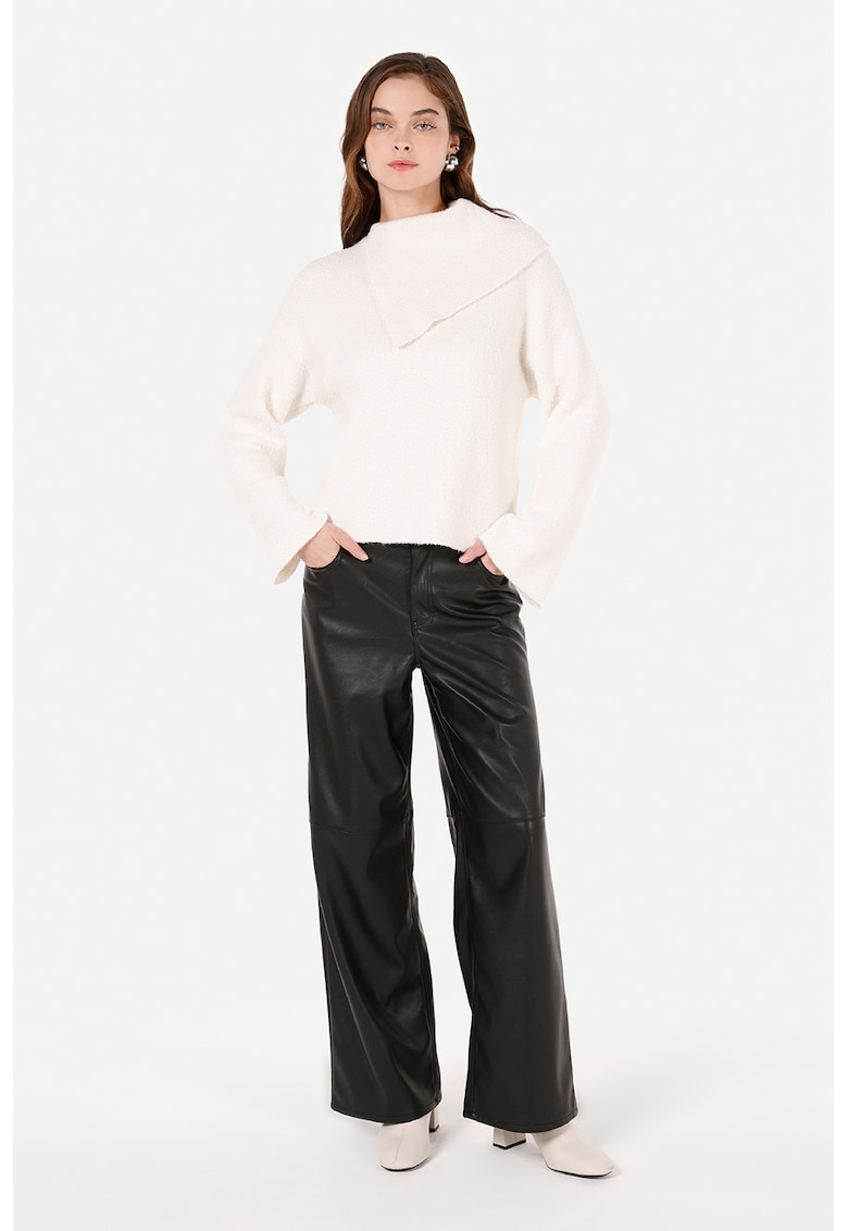 Pulover cu detaliu drapat