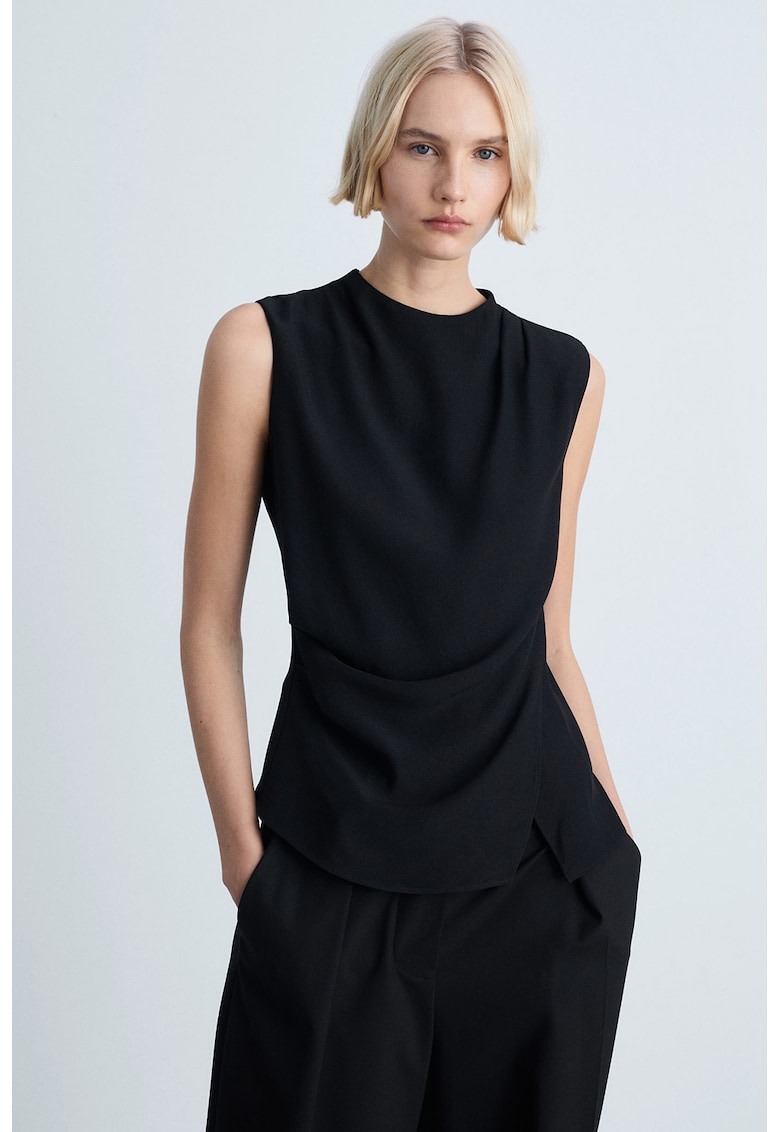 Bluza slim fit cu decolteu la baza gatului