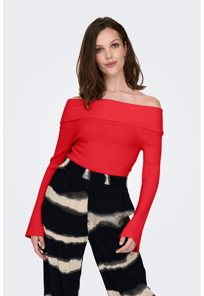 Pulover tricotat fin cu decolteu pe umeri