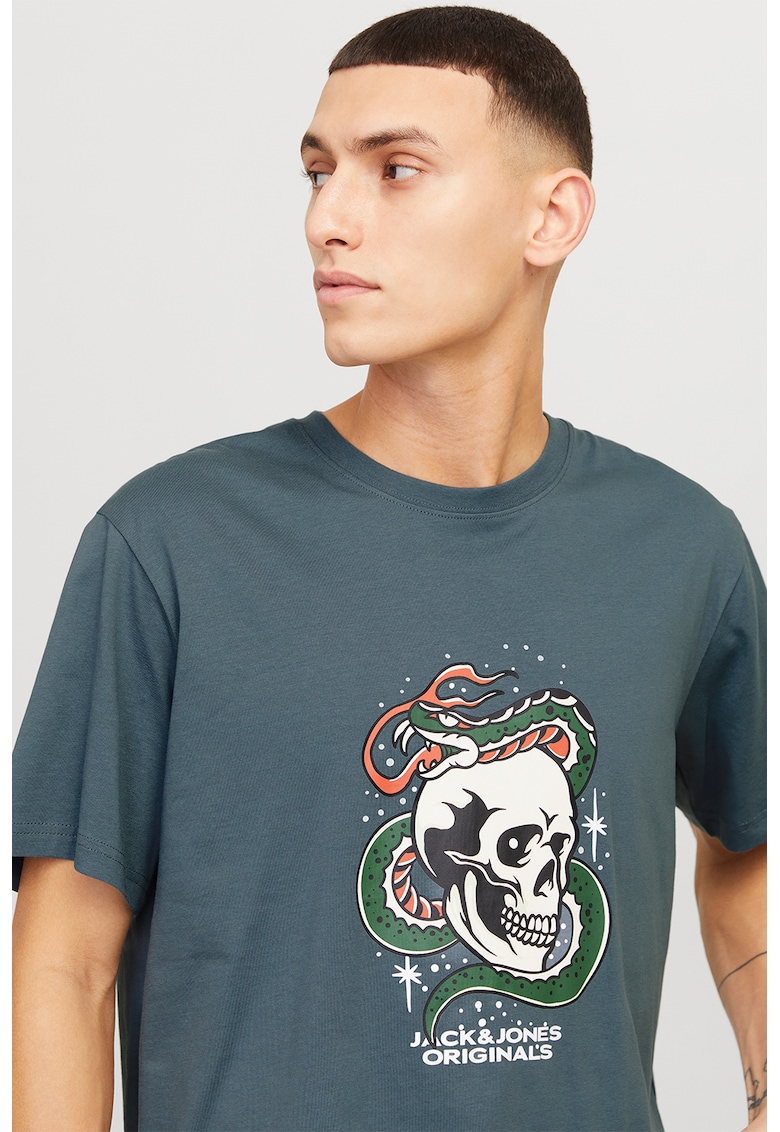 Tricou cu imprimeu si decolteu la baza gatului