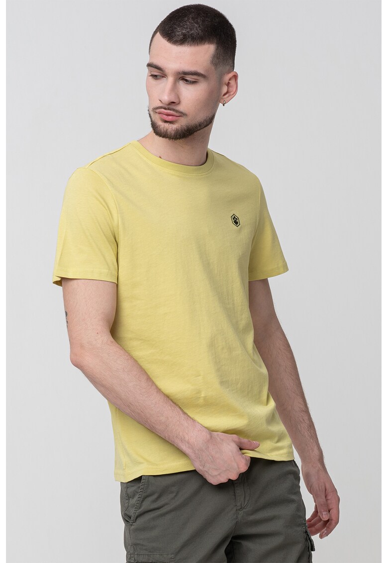 Tricou cu decolteu la baza gatului si logo brodat - Galben sofran