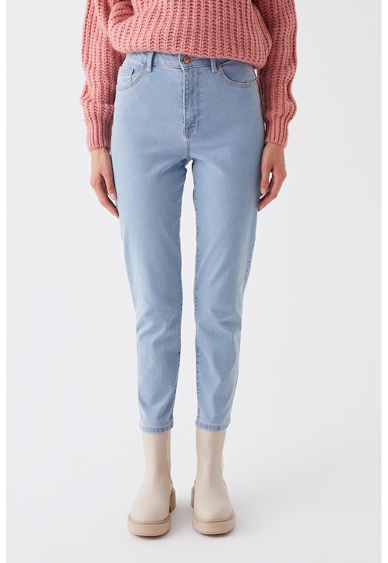 Blugi cu croiala conica si talie inalta