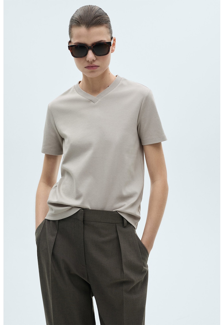 Tricou uni cu decolteu in V