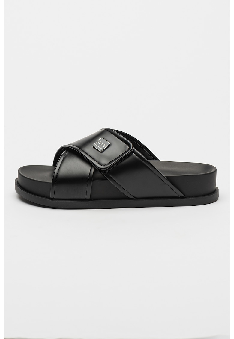 Papuci cu logo metalic si talpa plata - Negru