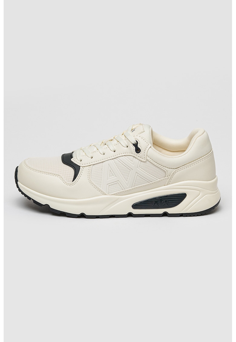 Pantofi sport cu detalii contrastante