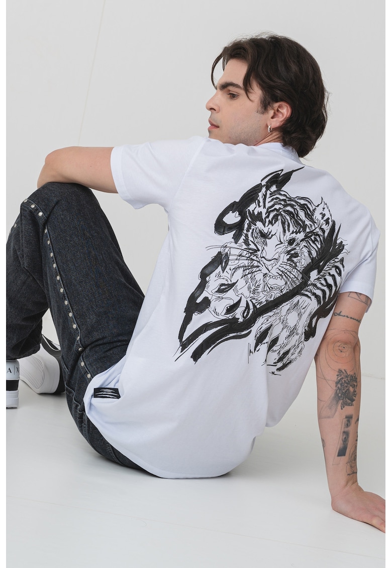 Tricou cu imprimeu si decolteu la baza gatului - Alb/Negru