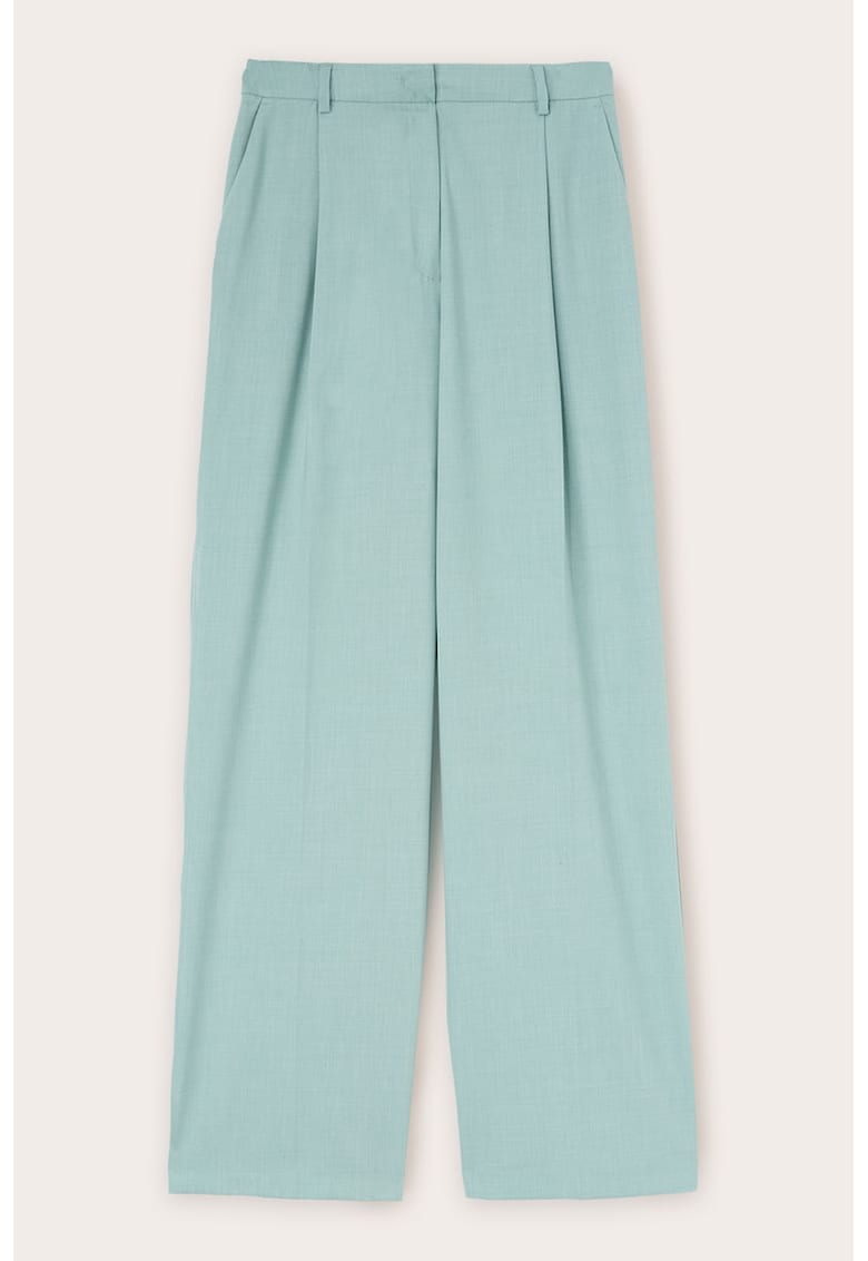 Pantaloni cu croiala ampla si pliuri