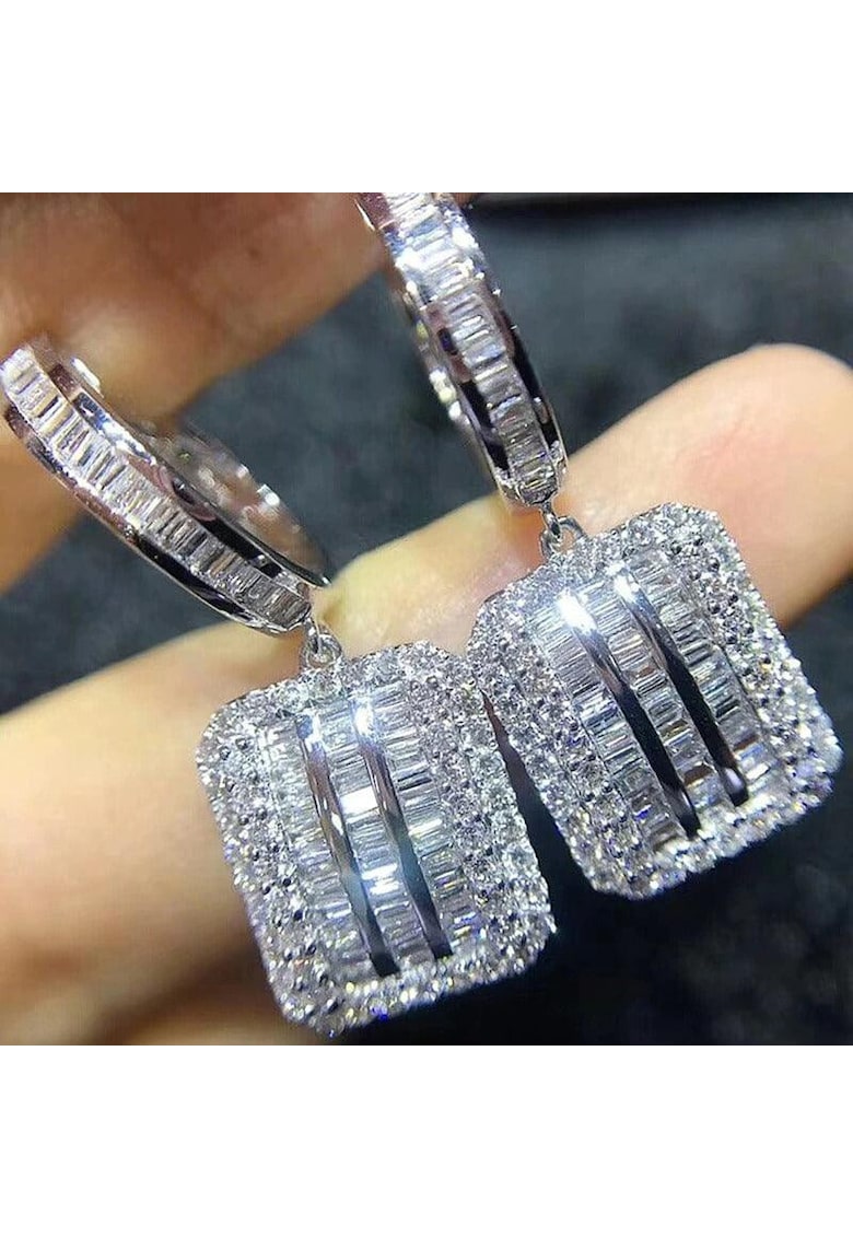 Cercei argintii - dreptunghiulari - cu pietre din zirconiu - Davia C7 -