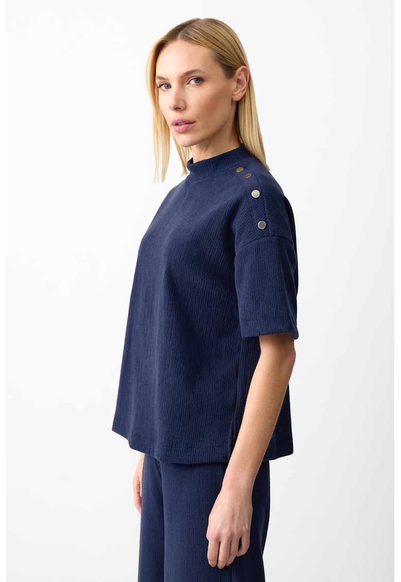 Tricou cu maneci cazute