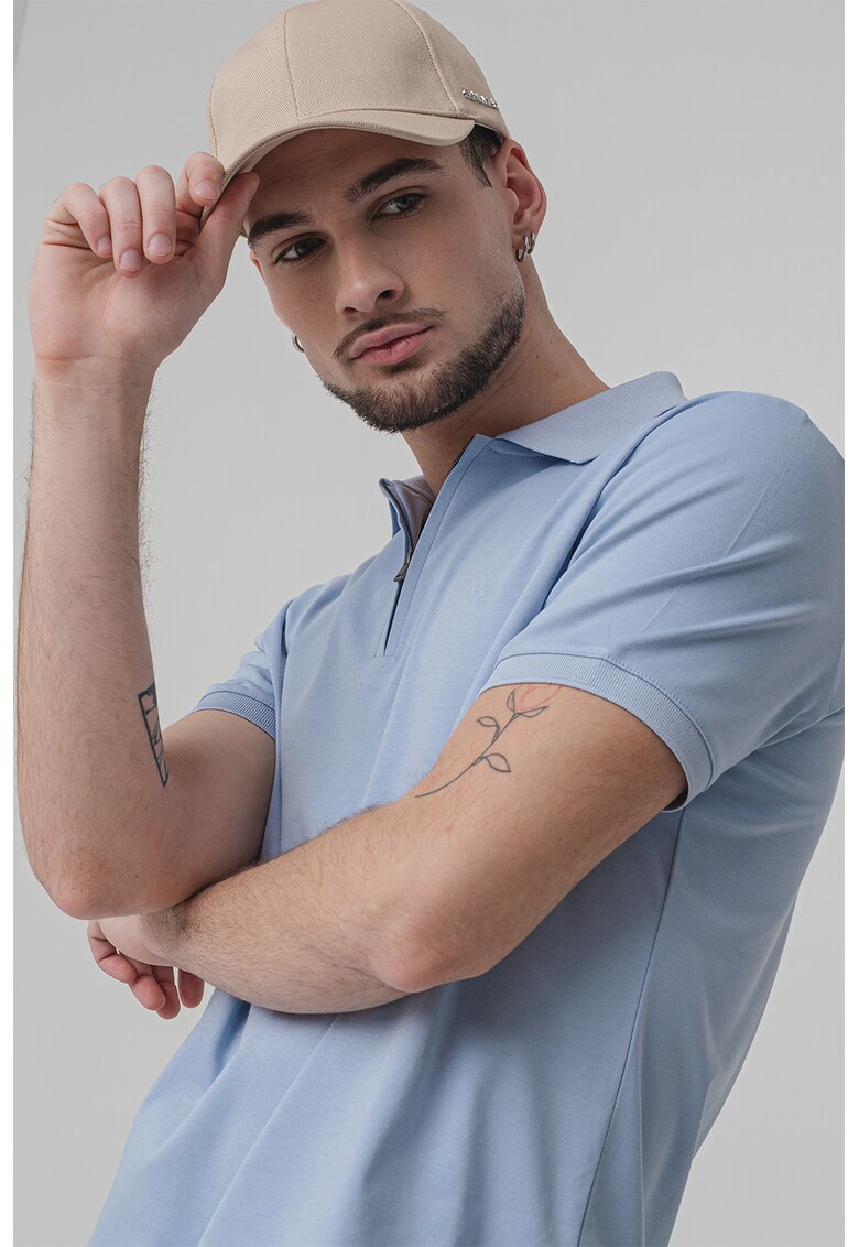 Tricou polo de bumbac organic cu fermoar scurt - Albastru deschis