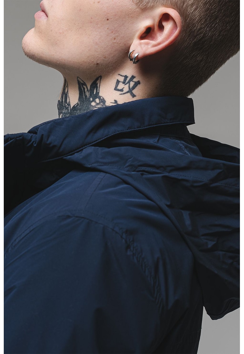 Jacheta cu finisaj rezistent la apa si fermoar