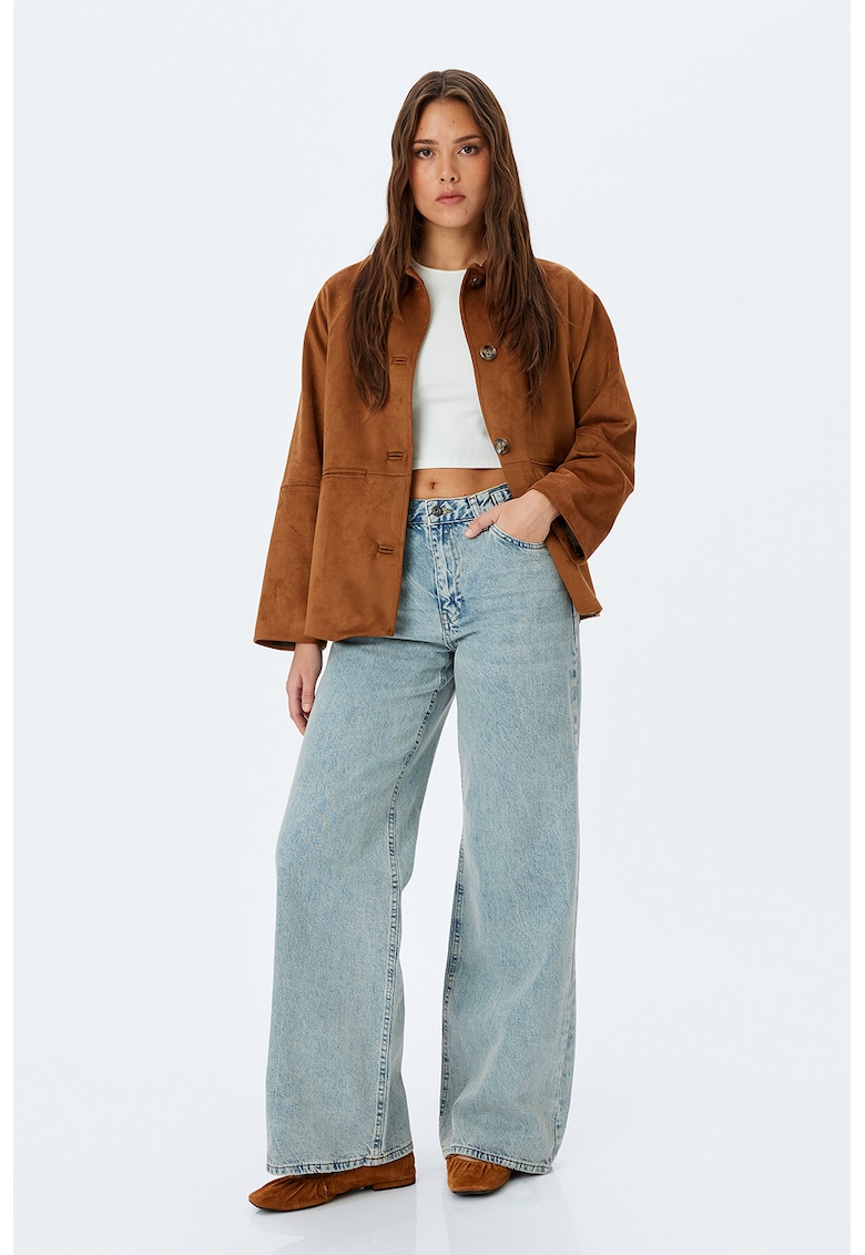 Blugi cu croiala ampla si aspect decolorat