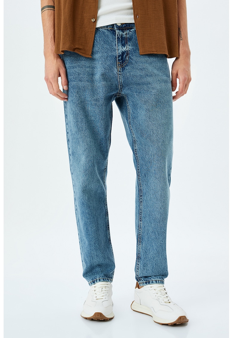 Blugi cu talie medie si aspect decolorat