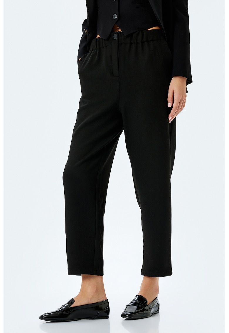 Pantaloni crop cu croiala dreapta