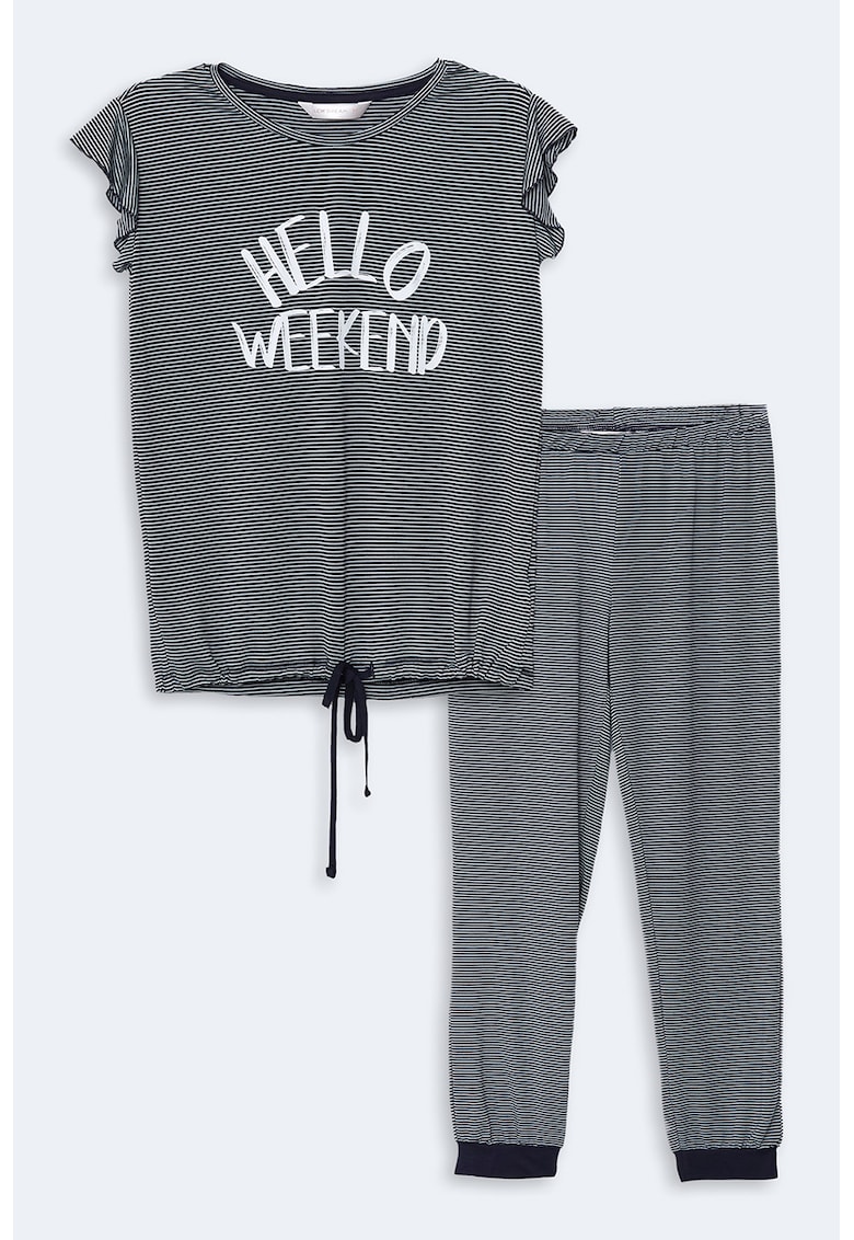 Pijama cu maneci scurte si model in dungi