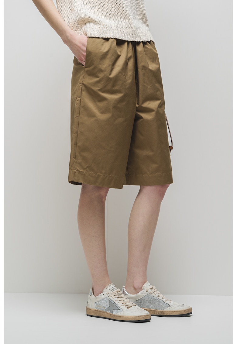 Bermude cu croiala lejera