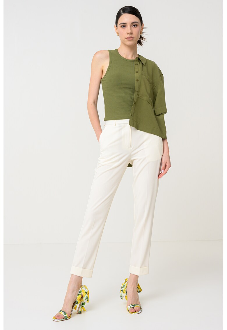 Top striat cu decolteu la baza gatului