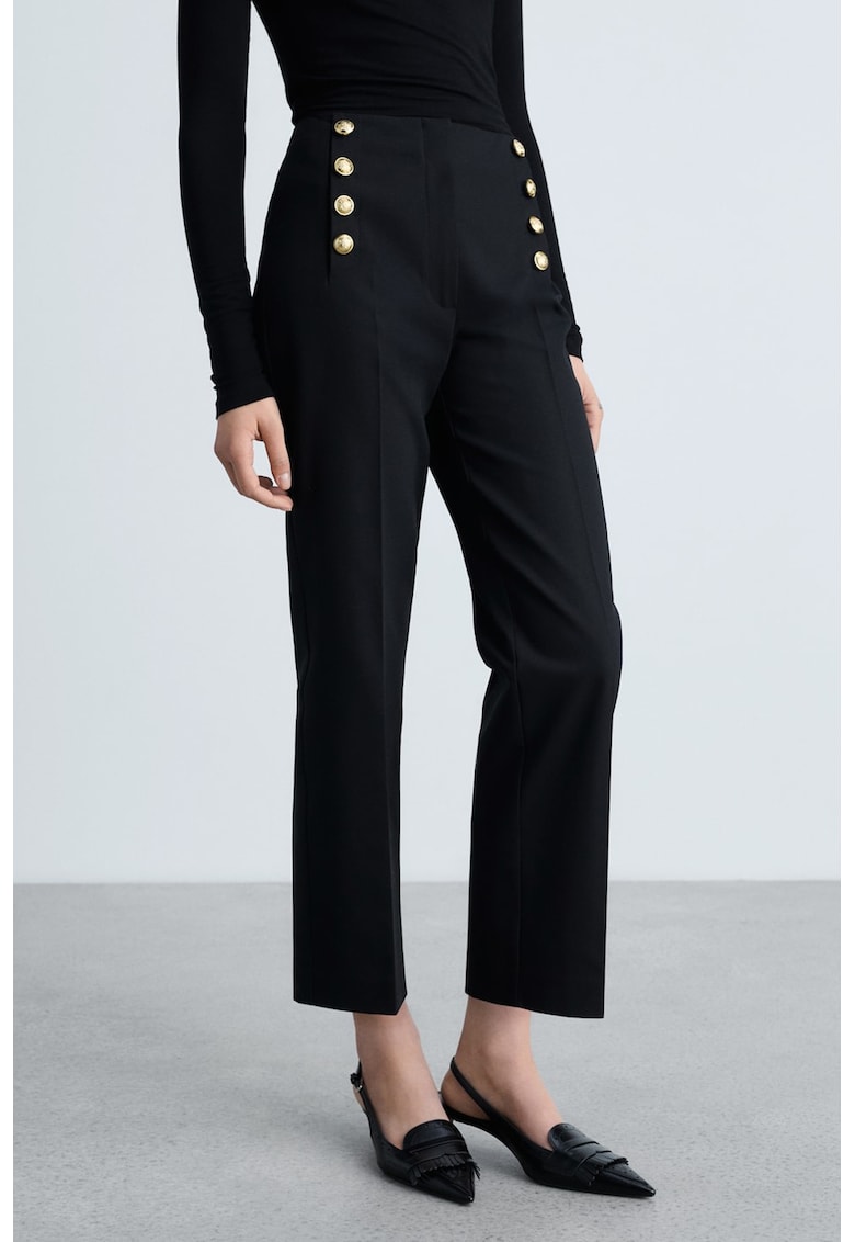 Pantaloni drepti cu nasturi decorativi Pantaloni drepti cu nasturi decorativi