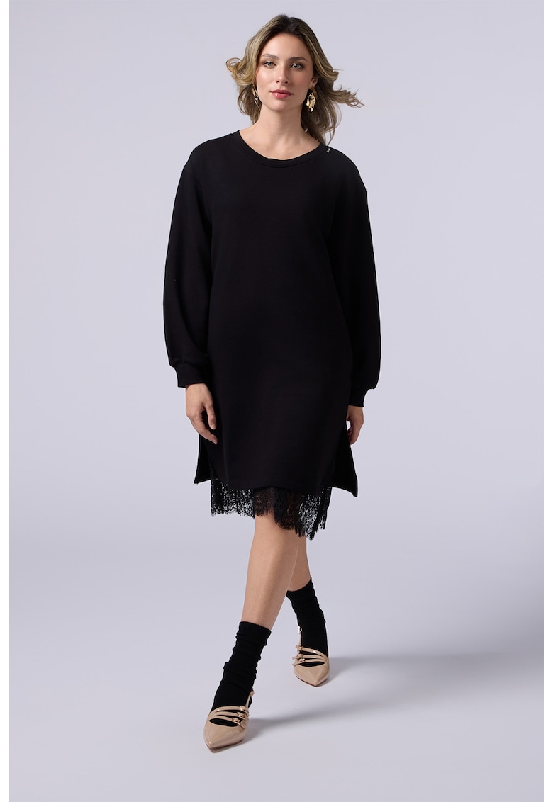 Rochie lejera cu garnitura din dantela