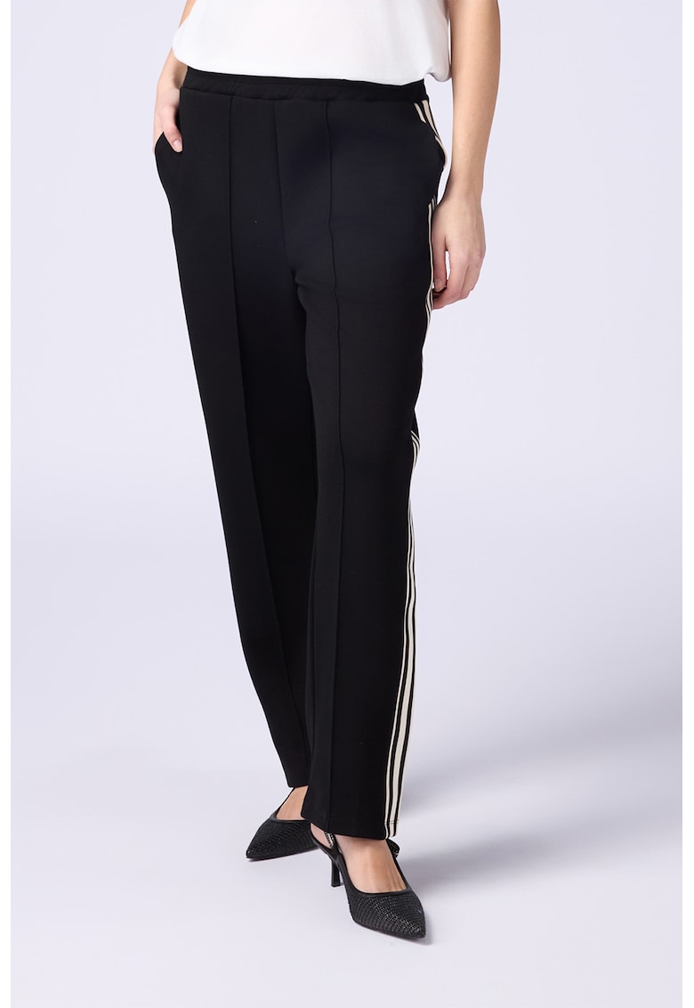 Pantaloni cu pliuri