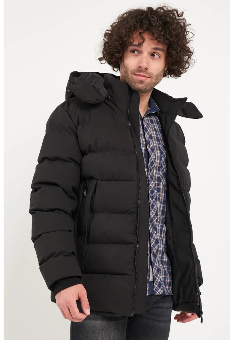 Jacheta matlasata cu gluga